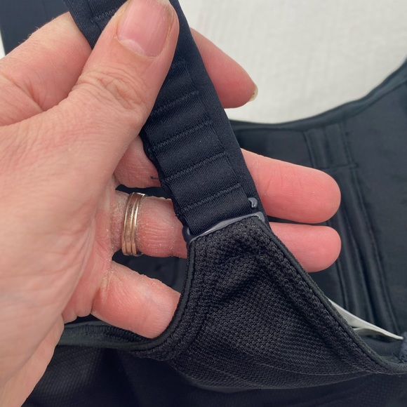 LIVI ACTIVE I Bra Sports Bra Max Support Wicking Underwire Size 46DDD - Picture 10 of 16